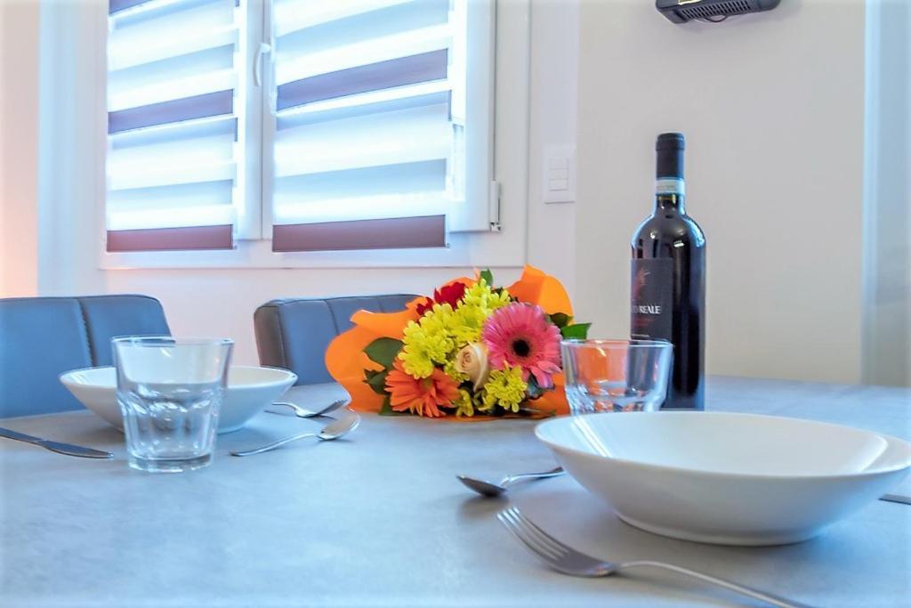 Realkasa Azzarita Flat Appartement Bologna Buitenkant foto
